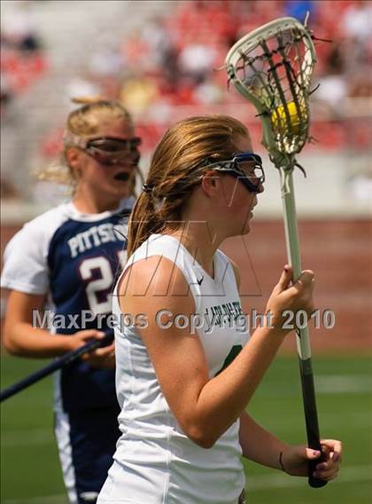 Thumbnail 3 in Farmingdale vs. Pittsford (NYSPHSAA Class A Semifinal) photogallery.