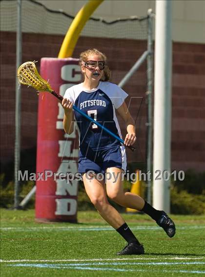 Thumbnail 2 in Farmingdale vs. Pittsford (NYSPHSAA Class A Semifinal) photogallery.