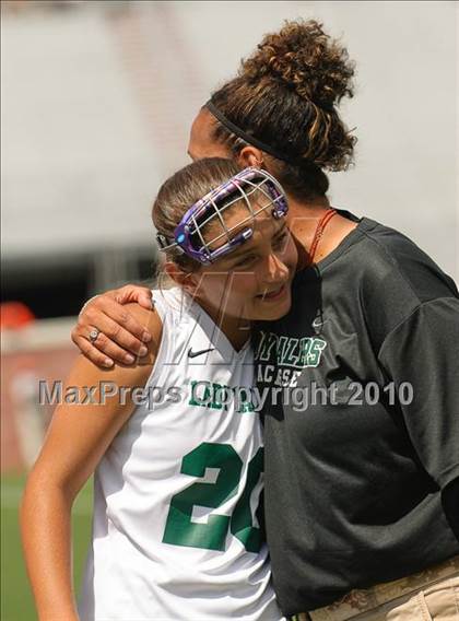 Thumbnail 1 in Farmingdale vs. Pittsford (NYSPHSAA Class A Semifinal) photogallery.