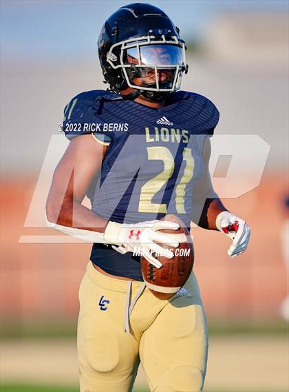 Thumbnail 2 in Lake Creek vs Bellaire photogallery.