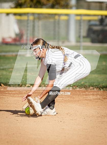 Thumbnail 2 in Lincoln Southeast vs Columbus (HAC Tournament) photogallery.