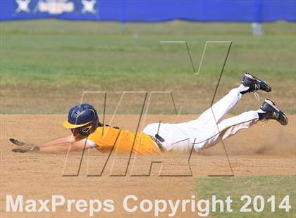 Thumbnail 3 in Santa Fe Christian @ Bonita Vista (CIF-SDS D2 Semifinal) photogallery.