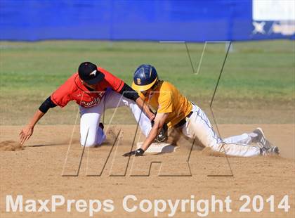 Thumbnail 2 in Santa Fe Christian @ Bonita Vista (CIF-SDS D2 Semifinal) photogallery.