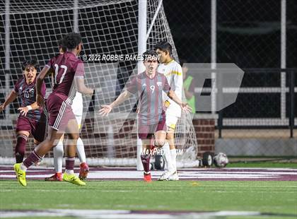 Thumbnail 3 in Whitehouse vs. Forney (UIL 5A Region II Area Playoff) photogallery.