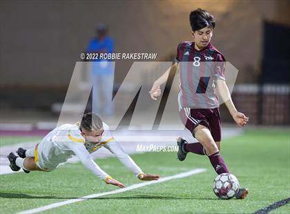 Thumbnail 2 in Whitehouse vs. Forney (UIL 5A Region II Area Playoff) photogallery.