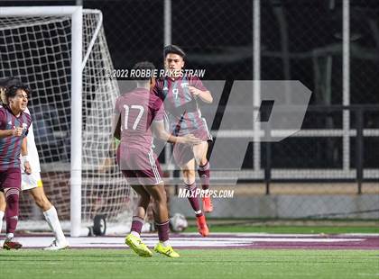 Thumbnail 1 in Whitehouse vs. Forney (UIL 5A Region II Area Playoff) photogallery.