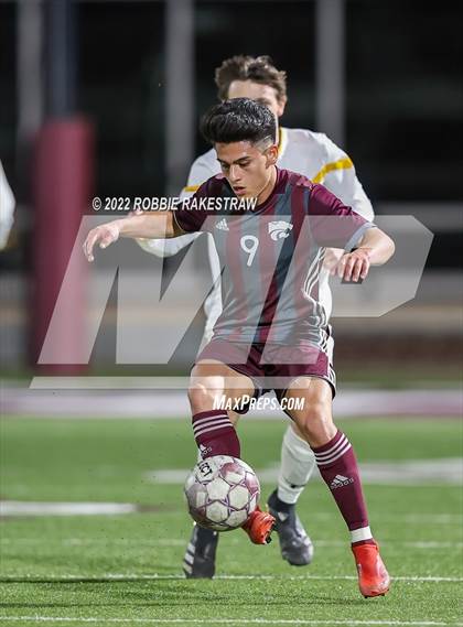 Thumbnail 1 in Whitehouse vs. Forney (UIL 5A Region II Area Playoff) photogallery.