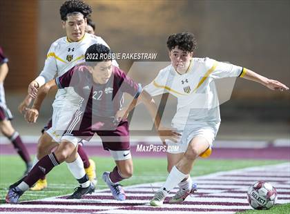 Thumbnail 1 in Whitehouse vs. Forney (UIL 5A Region II Area Playoff) photogallery.