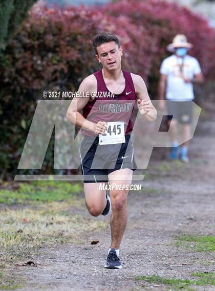 Thumbnail 1 in River Bluff Cross Country Meet photogallery.