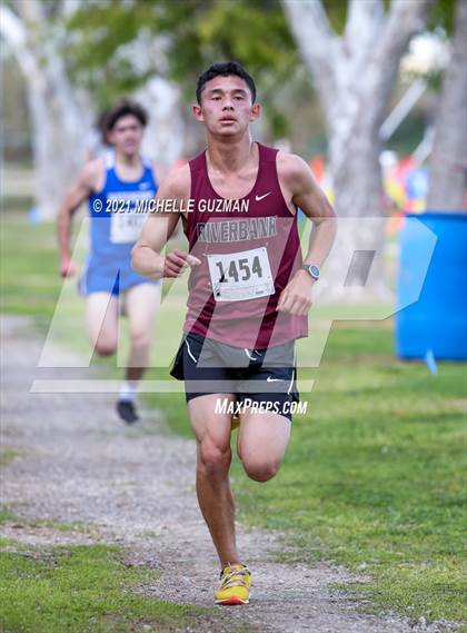Thumbnail 1 in River Bluff Cross Country Meet photogallery.