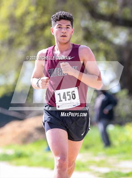 Thumbnail 1 in River Bluff Cross Country Meet photogallery.