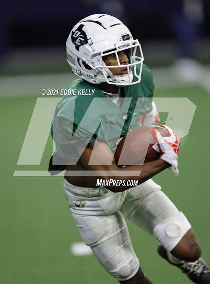 Thumbnail 2 in DeSoto vs. Duncanville (UIL 6A D1 Quarterfinal Playoff) photogallery.