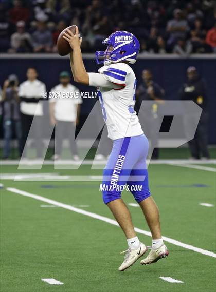 Thumbnail 3 in DeSoto vs. Duncanville (UIL 6A D1 Quarterfinal Playoff) photogallery.