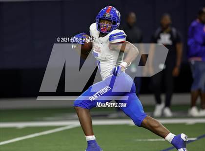 Thumbnail 2 in DeSoto vs. Duncanville (UIL 6A D1 Quarterfinal Playoff) photogallery.