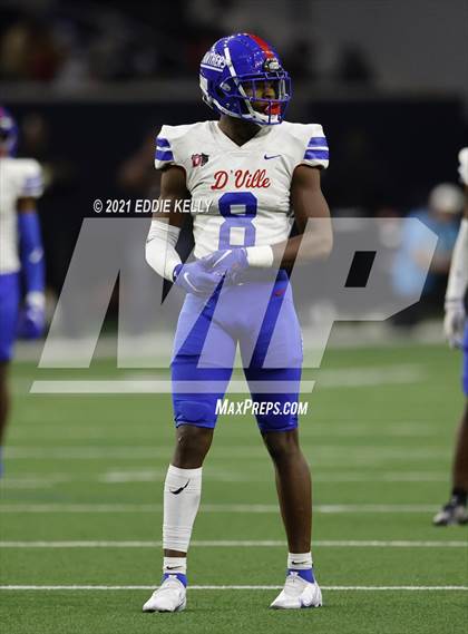 Thumbnail 2 in DeSoto vs. Duncanville (UIL 6A D1 Quarterfinal Playoff) photogallery.