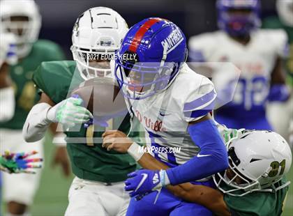 Thumbnail 2 in DeSoto vs. Duncanville (UIL 6A D1 Quarterfinal Playoff) photogallery.