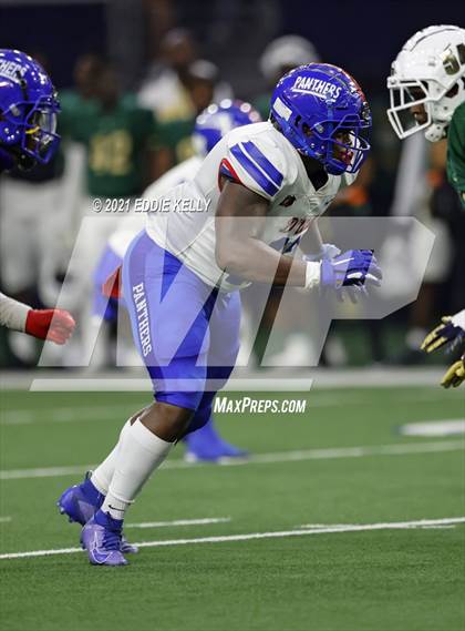 Thumbnail 1 in DeSoto vs. Duncanville (UIL 6A D1 Quarterfinal Playoff) photogallery.