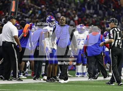 Thumbnail 1 in DeSoto vs. Duncanville (UIL 6A D1 Quarterfinal Playoff) photogallery.