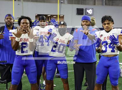 Thumbnail 1 in DeSoto vs. Duncanville (UIL 6A D1 Quarterfinal Playoff) photogallery.
