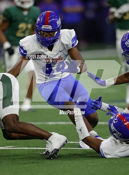 Thumbnail 1 in DeSoto vs. Duncanville (UIL 6A D1 Quarterfinal Playoff) photogallery.