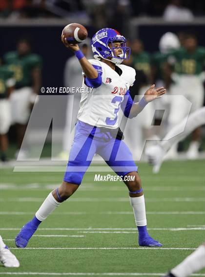 Thumbnail 1 in DeSoto vs. Duncanville (UIL 6A D1 Quarterfinal Playoff) photogallery.