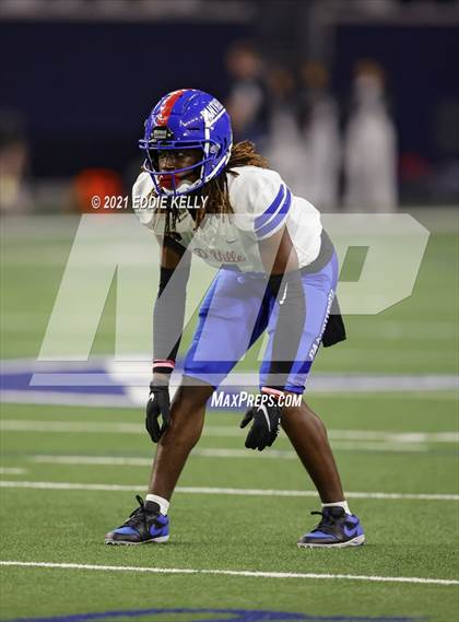Thumbnail 2 in DeSoto vs. Duncanville (UIL 6A D1 Quarterfinal Playoff) photogallery.