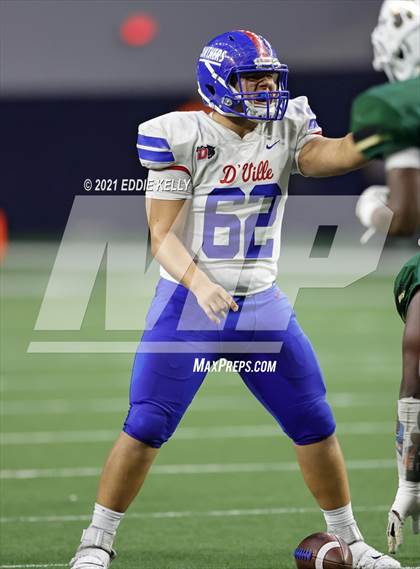 Thumbnail 2 in DeSoto vs. Duncanville (UIL 6A D1 Quarterfinal Playoff) photogallery.