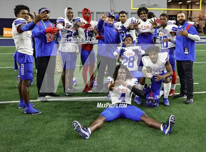 Thumbnail 2 in DeSoto vs. Duncanville (UIL 6A D1 Quarterfinal Playoff) photogallery.