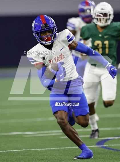 Thumbnail 1 in DeSoto vs. Duncanville (UIL 6A D1 Quarterfinal Playoff) photogallery.