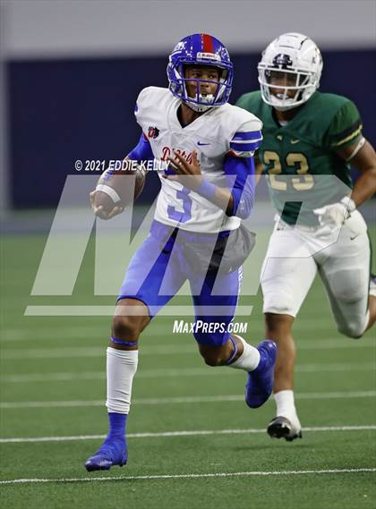 Thumbnail 1 in DeSoto vs. Duncanville (UIL 6A D1 Quarterfinal Playoff) photogallery.