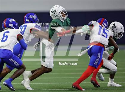 Thumbnail 3 in DeSoto vs. Duncanville (UIL 6A D1 Quarterfinal Playoff) photogallery.