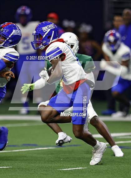 Thumbnail 3 in DeSoto vs. Duncanville (UIL 6A D1 Quarterfinal Playoff) photogallery.