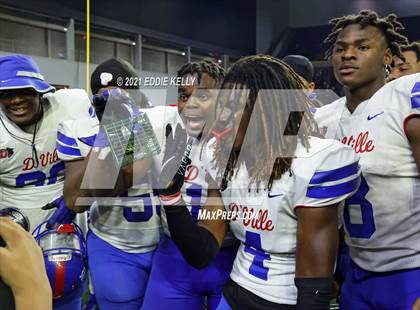Thumbnail 1 in DeSoto vs. Duncanville (UIL 6A D1 Quarterfinal Playoff) photogallery.