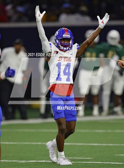 Thumbnail 2 in DeSoto vs. Duncanville (UIL 6A D1 Quarterfinal Playoff) photogallery.