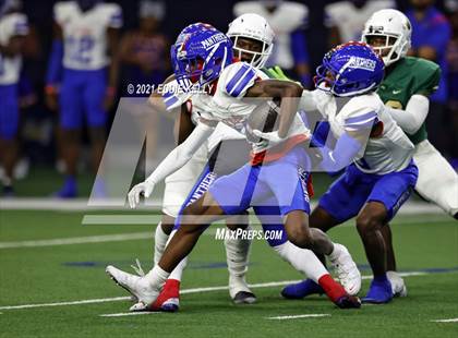 Thumbnail 1 in DeSoto vs. Duncanville (UIL 6A D1 Quarterfinal Playoff) photogallery.