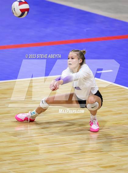 Thumbnail 2 in Lutheran vs. Niwot (CHSAA 4A Contenders First Round) photogallery.