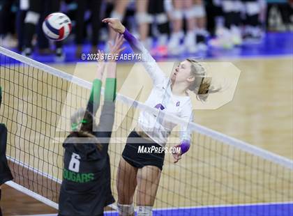 Thumbnail 1 in Lutheran vs. Niwot (CHSAA 4A Contenders First Round) photogallery.