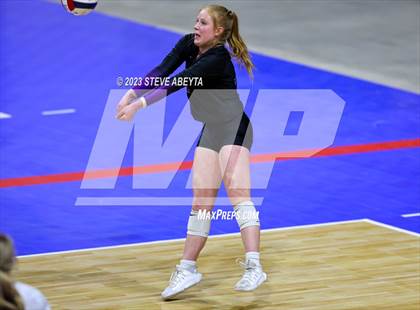 Thumbnail 3 in Lutheran vs. Niwot (CHSAA 4A Contenders First Round) photogallery.