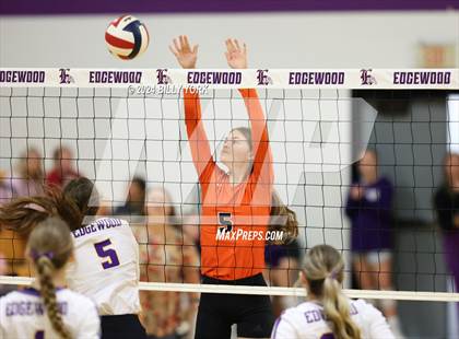 Thumbnail 3 in Grand Saline vs Edgewood photogallery.