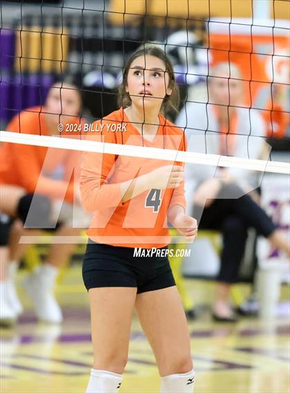 Thumbnail 2 in Grand Saline vs Edgewood photogallery.