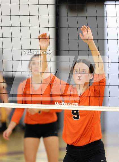 Thumbnail 3 in Grand Saline vs Edgewood photogallery.
