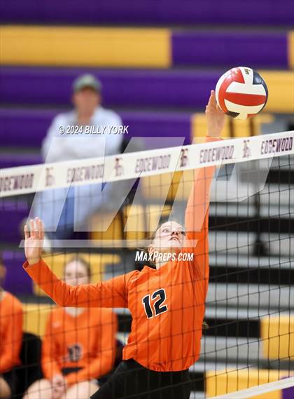 Thumbnail 1 in Grand Saline vs Edgewood photogallery.