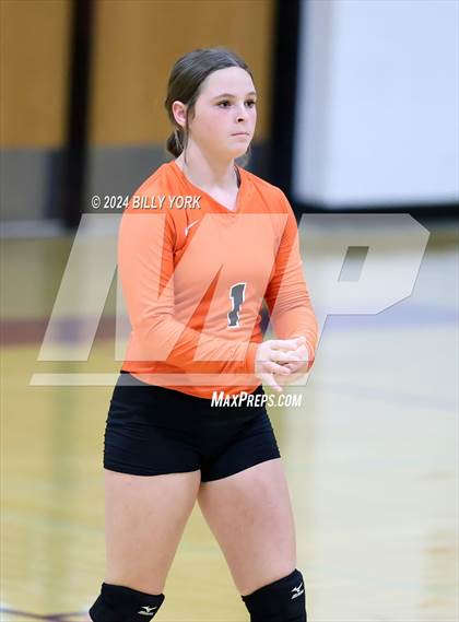 Thumbnail 3 in Grand Saline vs Edgewood photogallery.
