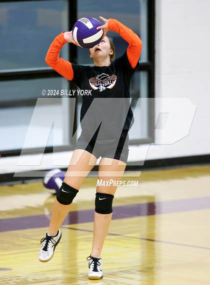 Thumbnail 2 in Grand Saline vs Edgewood photogallery.
