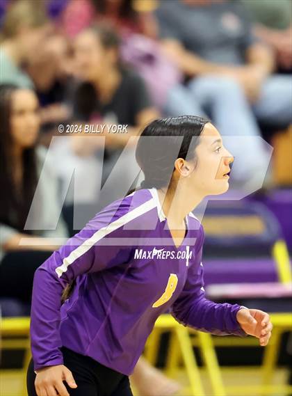 Thumbnail 1 in Grand Saline vs Edgewood photogallery.