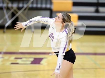 Thumbnail 3 in Grand Saline vs Edgewood photogallery.
