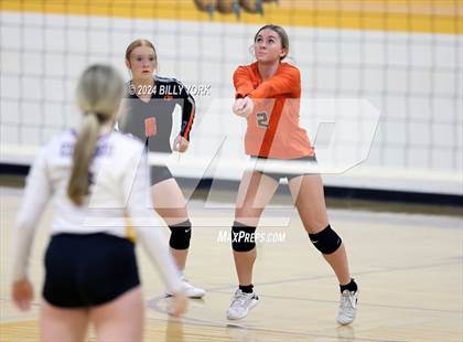Thumbnail 3 in Grand Saline vs Edgewood photogallery.