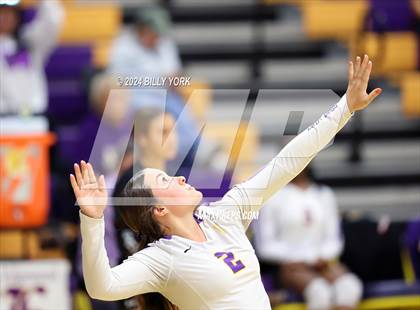 Thumbnail 3 in Grand Saline vs Edgewood photogallery.
