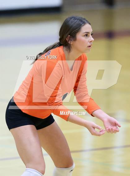 Thumbnail 3 in Grand Saline vs Edgewood photogallery.