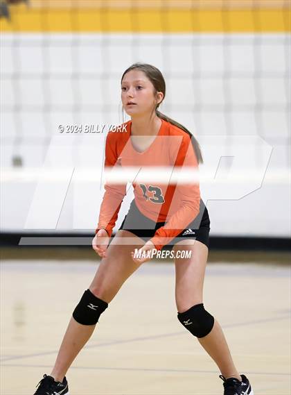 Thumbnail 2 in Grand Saline vs Edgewood photogallery.